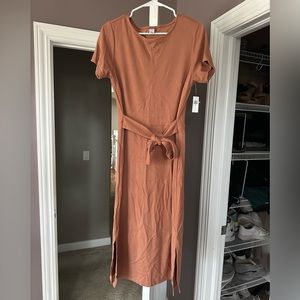 Old Navy burnt Orange short sleeve tea length dress - size medium